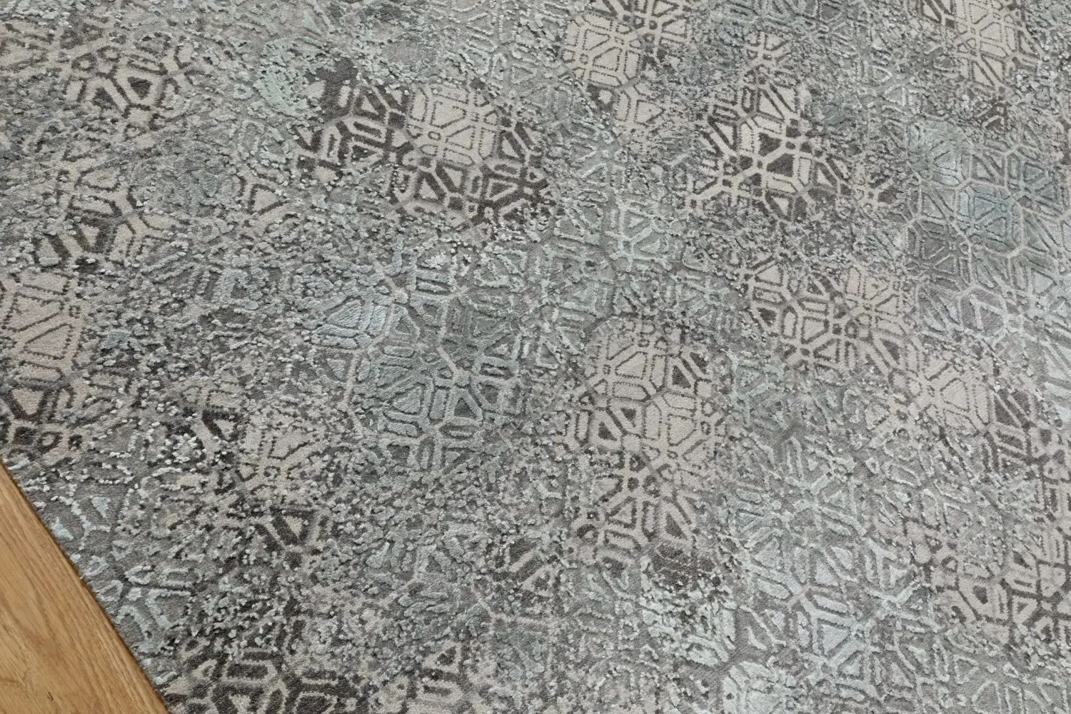 Modern 8' 2" x 10' 2" Handmade Area rug