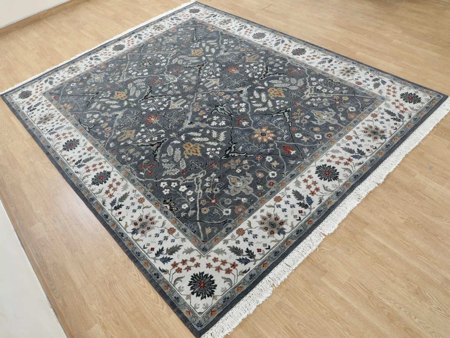 Tabriz 8' 2" x 9' 10" Handmade Area rug