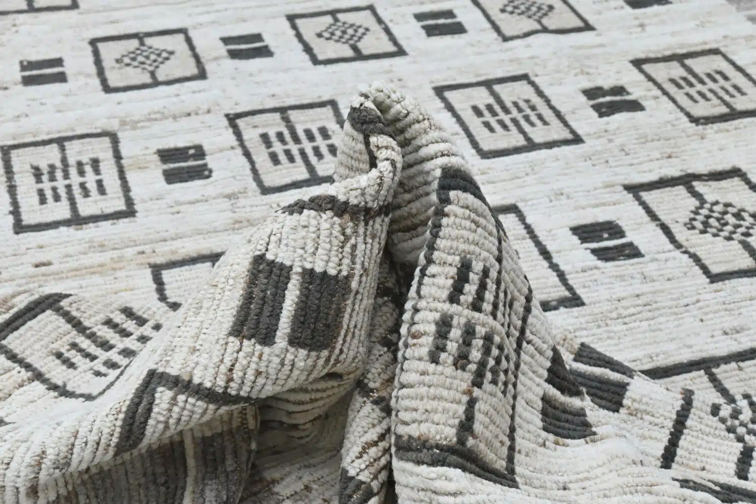 Moroccan 6' 6" x 8' 5" Handmade Area Rug